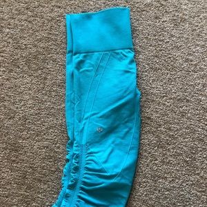 Lululemon in the flow crop leggings